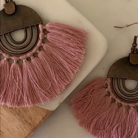 Retro Bohemian Rose Tassel Earrings - Picture 2 of 4